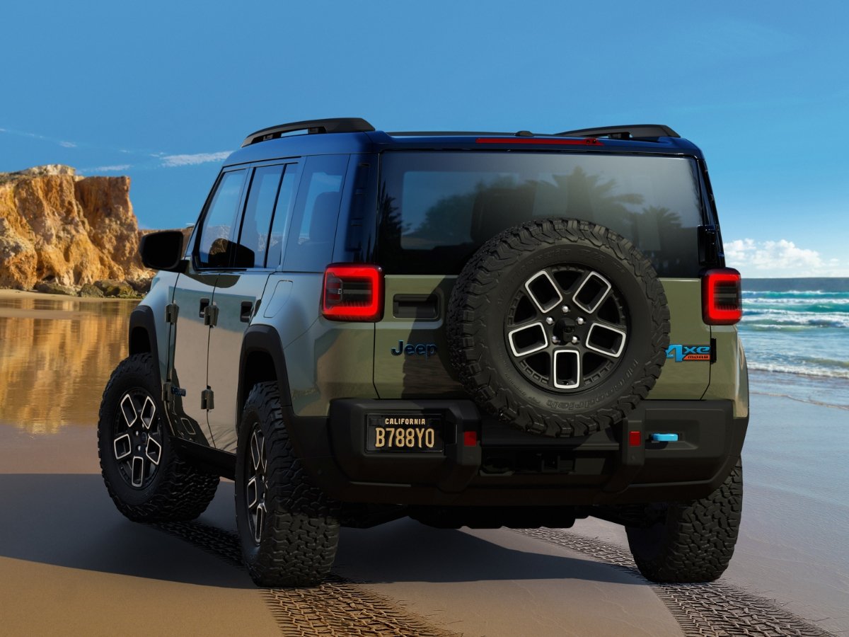 Vista trasera del Jeep Recon 2025 verde militar